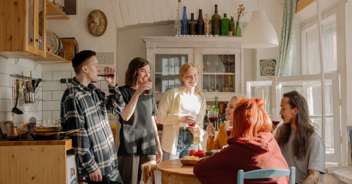 Subscription Splitter. Export a family expense report for tax or budgeting purposes in just a few taps